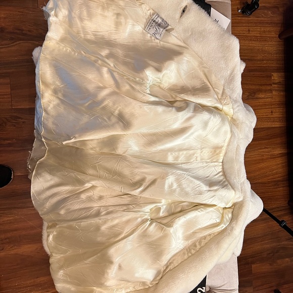 1960s Faux Fur Double Breasted Cream Peacoat - Picture 6 of 9